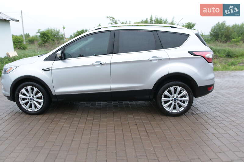 Внедорожник / Кроссовер Ford Escape 2017 в Ивано-Франковске