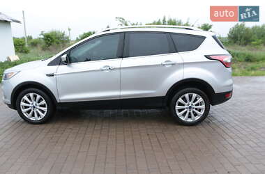 Внедорожник / Кроссовер Ford Escape 2017 в 