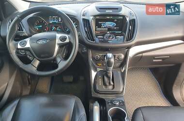 Позашляховик / Кросовер Ford Escape 2014 в 