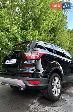 Внедорожник / Кроссовер Ford Escape 2016 в 