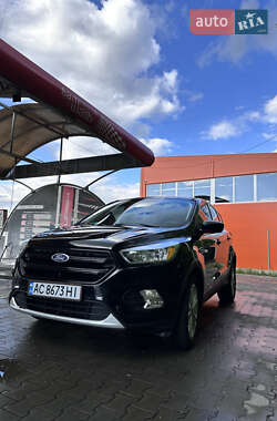 Внедорожник / Кроссовер Ford Escape 2016 в 