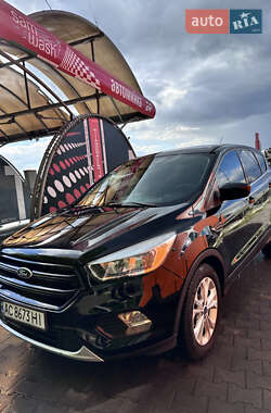 Внедорожник / Кроссовер Ford Escape 2016 в 
