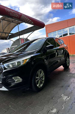 Внедорожник / Кроссовер Ford Escape 2016 в 