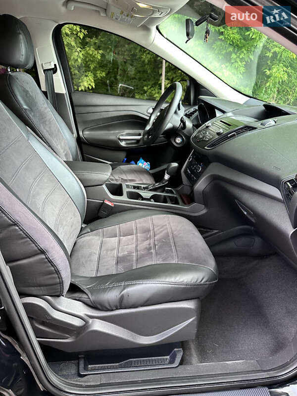 Внедорожник / Кроссовер Ford Escape 2016 в Луцке