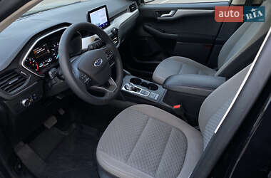 Позашляховик / Кросовер Ford Escape 2020 в 