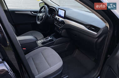 Позашляховик / Кросовер Ford Escape 2020 в 