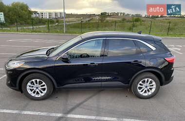 Позашляховик / Кросовер Ford Escape 2020 в 