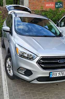 Внедорожник / Кроссовер Ford Escape 2017 в 
