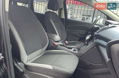 Внедорожник / Кроссовер Ford Escape 2015 в 
