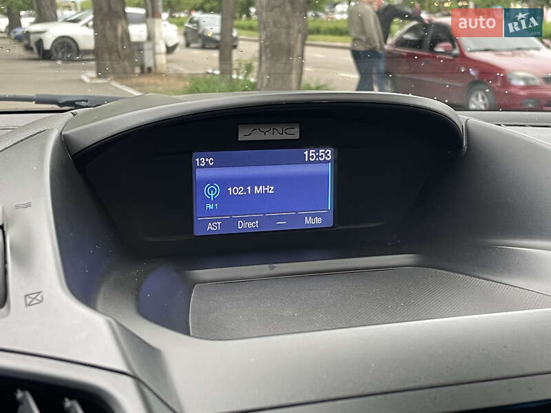 Внедорожник / Кроссовер Ford Escape 2015 в Николаеве