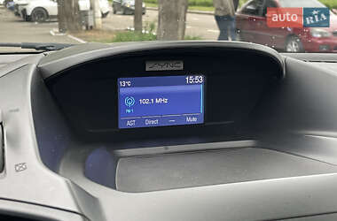 Внедорожник / Кроссовер Ford Escape 2015 в 