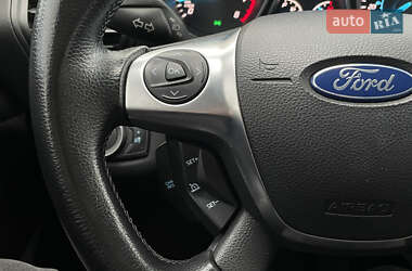 Внедорожник / Кроссовер Ford Escape 2015 в 