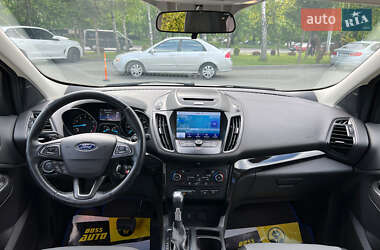 Позашляховик / Кросовер Ford Escape 2016 в 