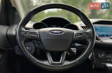 Позашляховик / Кросовер Ford Escape 2016 в 