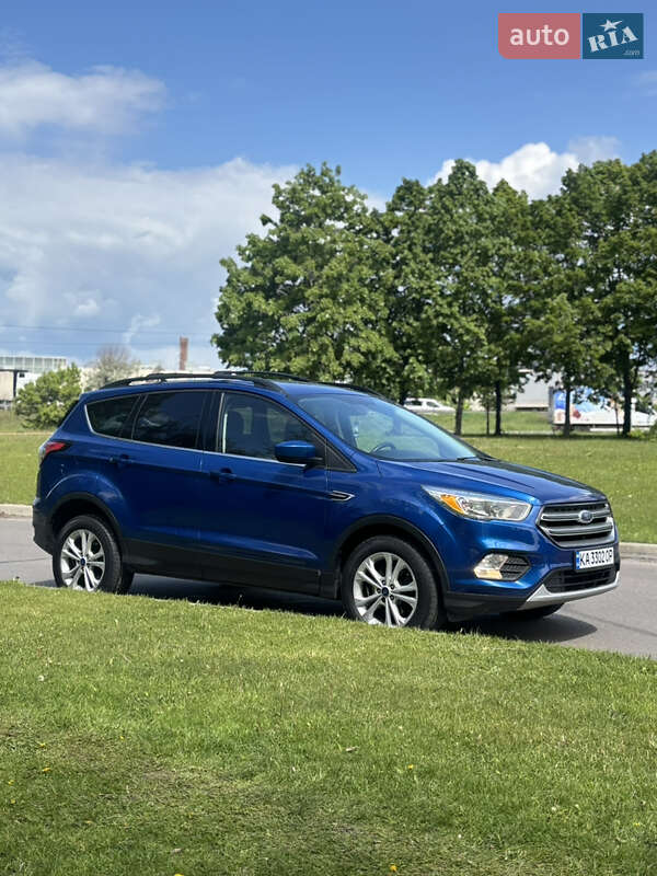 Внедорожник / Кроссовер Ford Escape 2018 в Киеве
