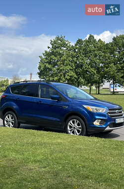 Внедорожник / Кроссовер Ford Escape 2018 в 