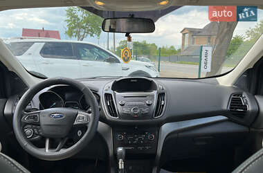 Внедорожник / Кроссовер Ford Escape 2016 в 