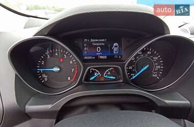 Внедорожник / Кроссовер Ford Escape 2016 в 