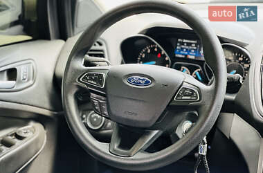 Позашляховик / Кросовер Ford Escape 2018 в 