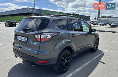 Позашляховик / Кросовер Ford Escape 2016 в 