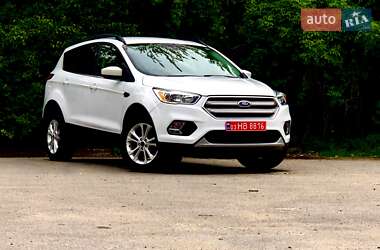 Позашляховик / Кросовер Ford Escape 2018 в 