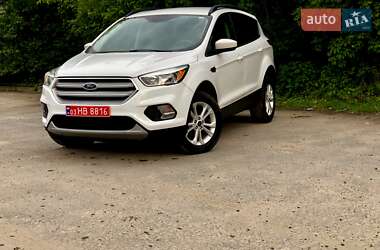 Позашляховик / Кросовер Ford Escape 2018 в 