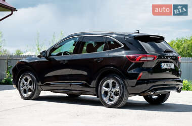 Позашляховик / Кросовер Ford Escape 2023 в 