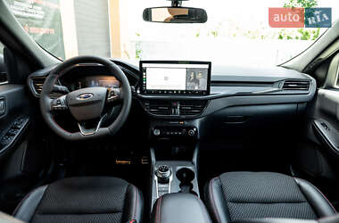 Позашляховик / Кросовер Ford Escape 2023 в 