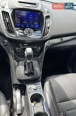 Внедорожник / Кроссовер Ford Escape 2015 в 