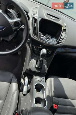 Внедорожник / Кроссовер Ford Escape 2015 в 