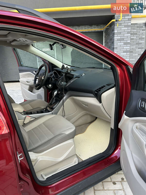 Внедорожник / Кроссовер Ford Escape 2015 в Житомире