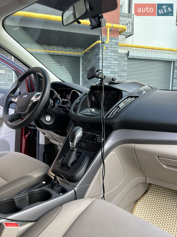 Внедорожник / Кроссовер Ford Escape 2015 в Житомире
