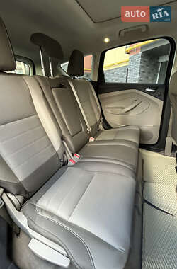 Внедорожник / Кроссовер Ford Escape 2015 в 