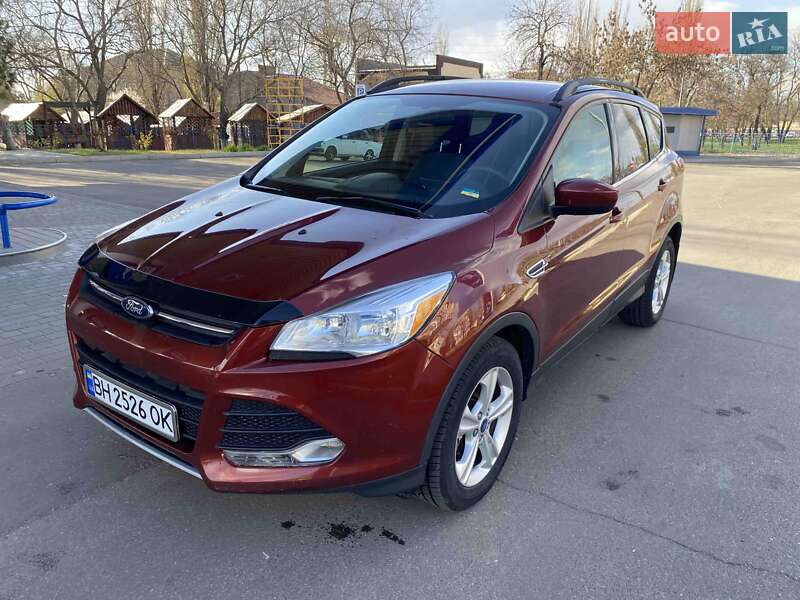 Позашляховик / Кросовер Ford Escape 2013 в 