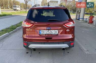 Позашляховик / Кросовер Ford Escape 2013 в 
