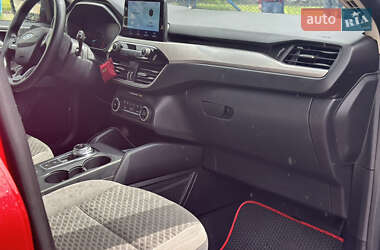 Позашляховик / Кросовер Ford Escape 2020 в 