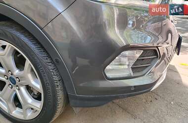 Внедорожник / Кроссовер Ford Escape 2019 в 