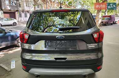 Внедорожник / Кроссовер Ford Escape 2019 в 