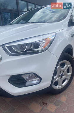 Внедорожник / Кроссовер Ford Escape 2019 в 