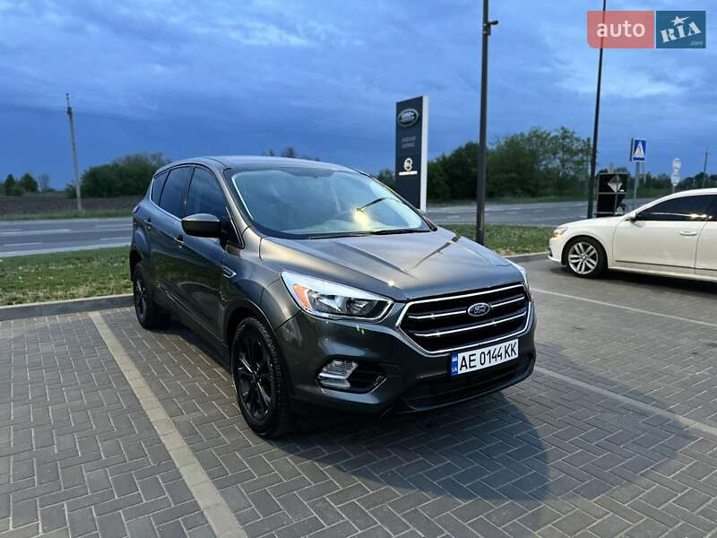 Внедорожник / Кроссовер Ford Escape 2017 в 