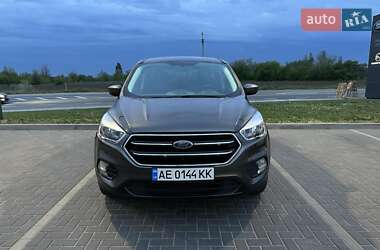 Внедорожник / Кроссовер Ford Escape 2017 в 
