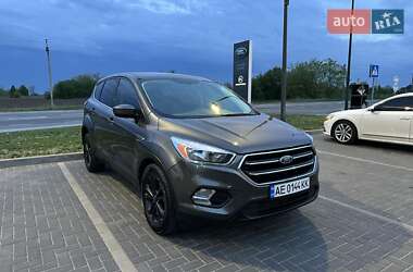 Внедорожник / Кроссовер Ford Escape 2017 в 