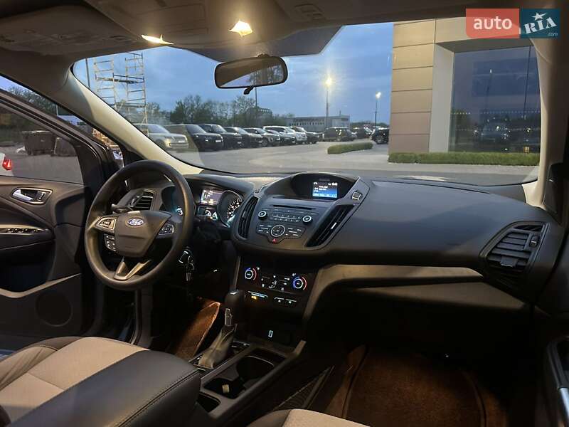 Внедорожник / Кроссовер Ford Escape 2017 в Днепре