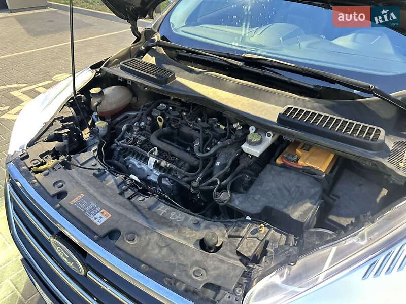 Внедорожник / Кроссовер Ford Escape 2017 в Днепре