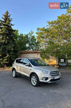 Внедорожник / Кроссовер Ford Escape 2017 в 
