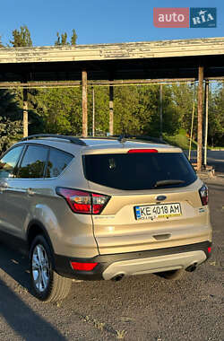 Внедорожник / Кроссовер Ford Escape 2017 в 