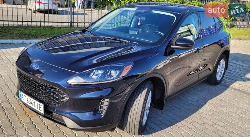 Позашляховик / Кросовер Ford Escape 2021 в Івано-Франківську