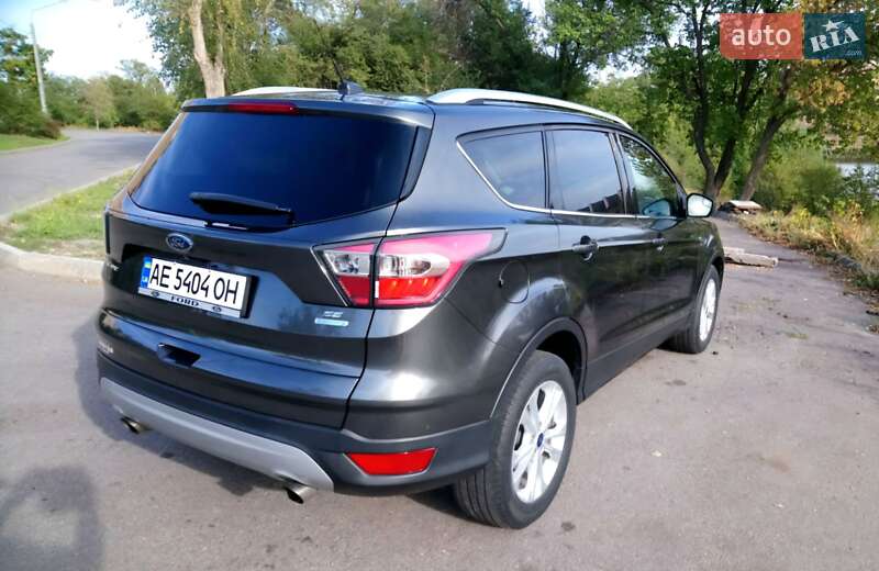 Внедорожник / Кроссовер Ford Escape 2016 в Кривом Роге