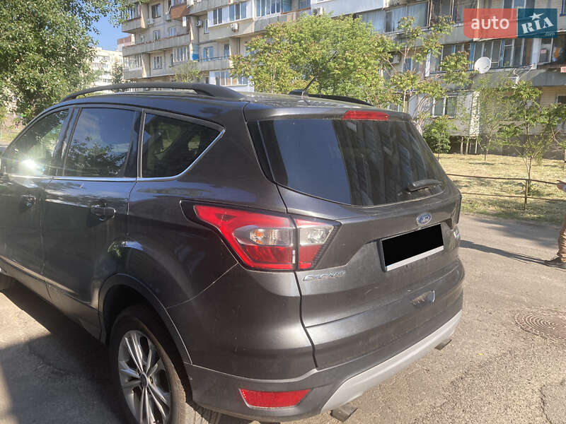 Внедорожник / Кроссовер Ford Escape 2018 в Киеве