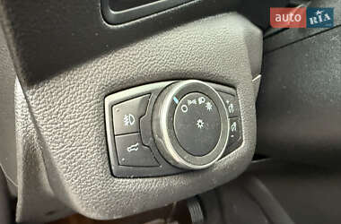 Позашляховик / Кросовер Ford Escape 2019 в 